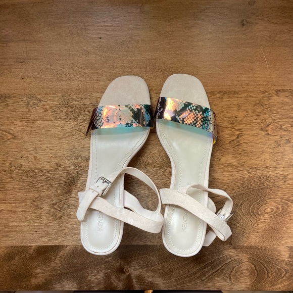 Kendall & Kylie beige suede sandal heels - Picture 3 of 8